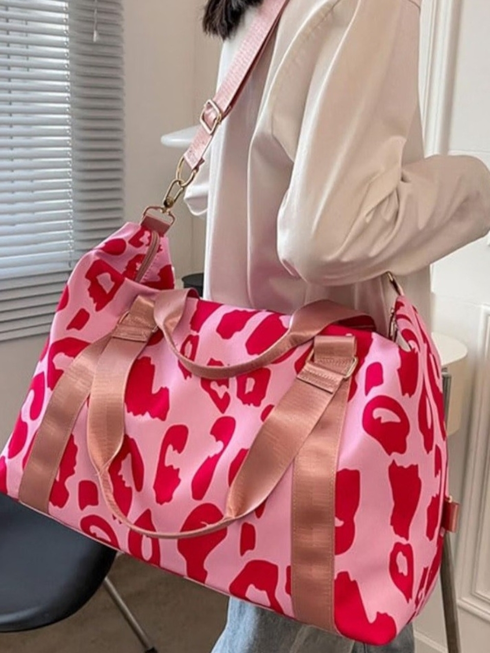 Stylish Pink Leopard Print Weekender Bag